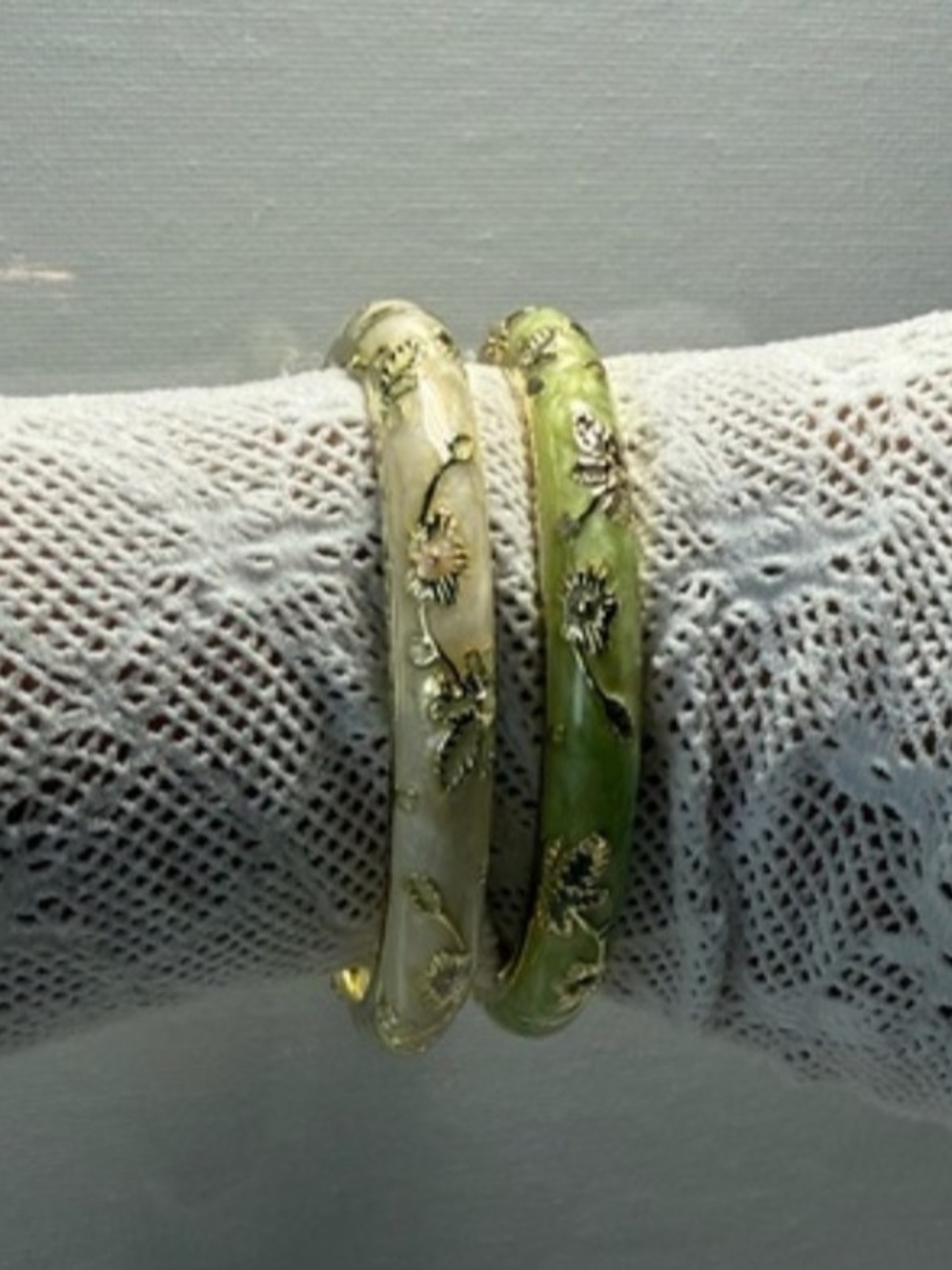 Floral Enamel Bangle Set in Cream and Light Green - Picture 10 of 12